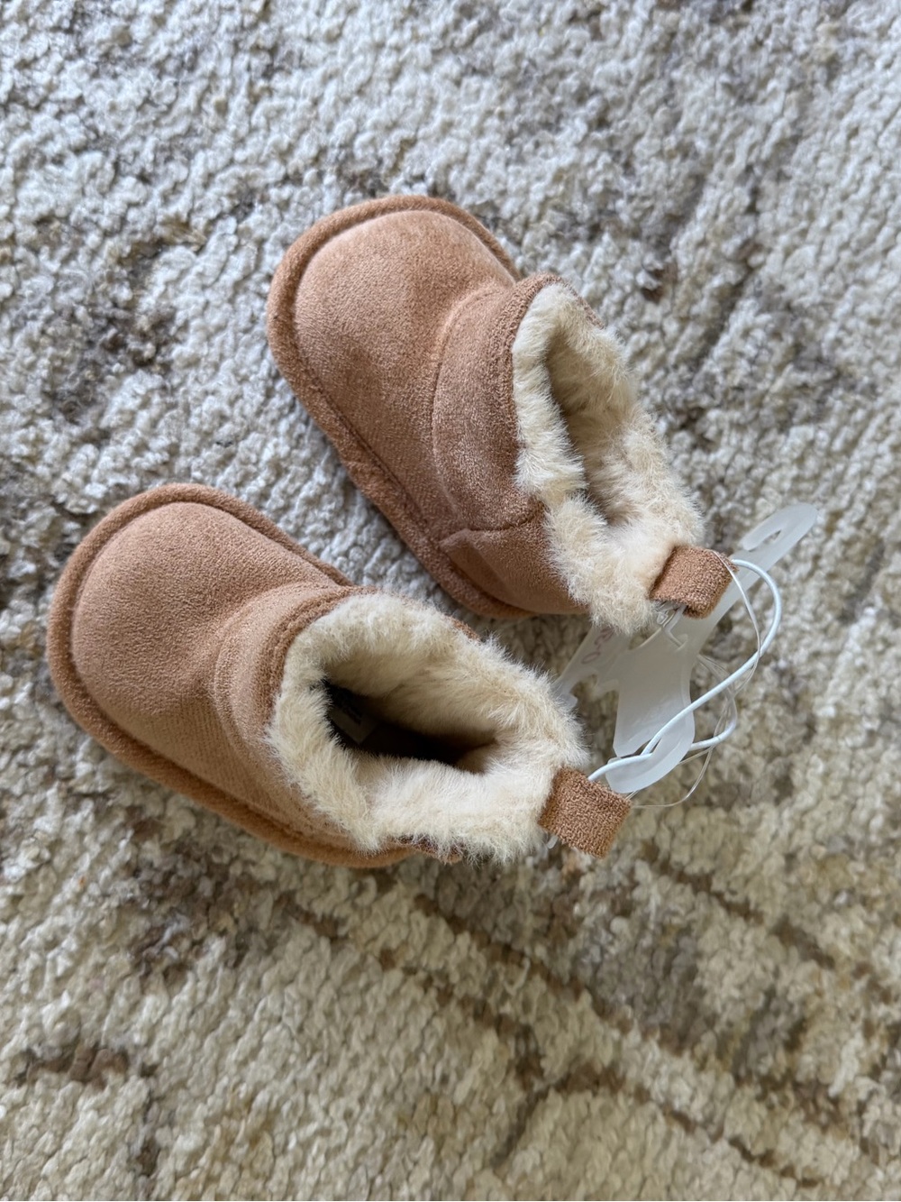 Kids Cozy Faux-Suede Booties in Chestnut 0-3 months NEW
